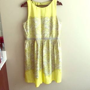 Green/white/grey paisley dress